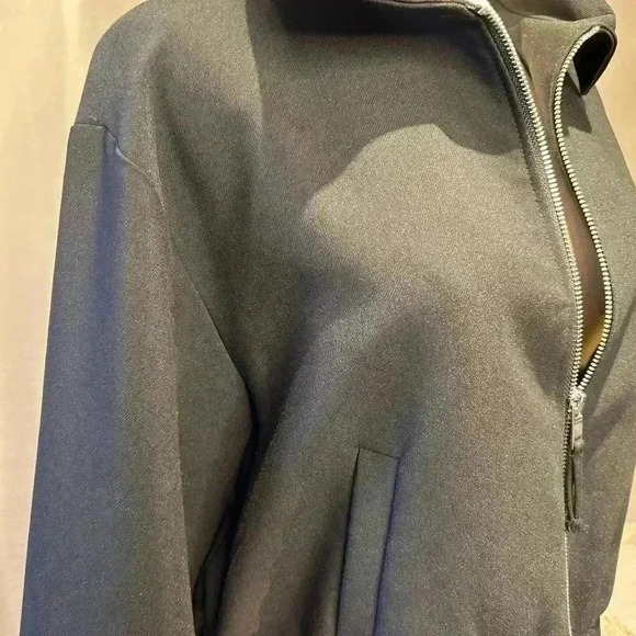 🧨Zara like new  cropped black bomber jacket. Size L - Picture 5 of 8